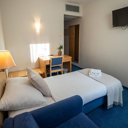 Hotel Jeruzalem Лютомер Екстер'єр фото