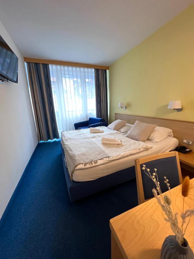 Hotel Jeruzalem Лютомер Екстер'єр фото