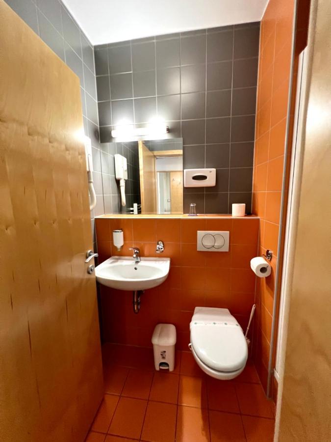 Hotel Jeruzalem Лютомер Екстер'єр фото