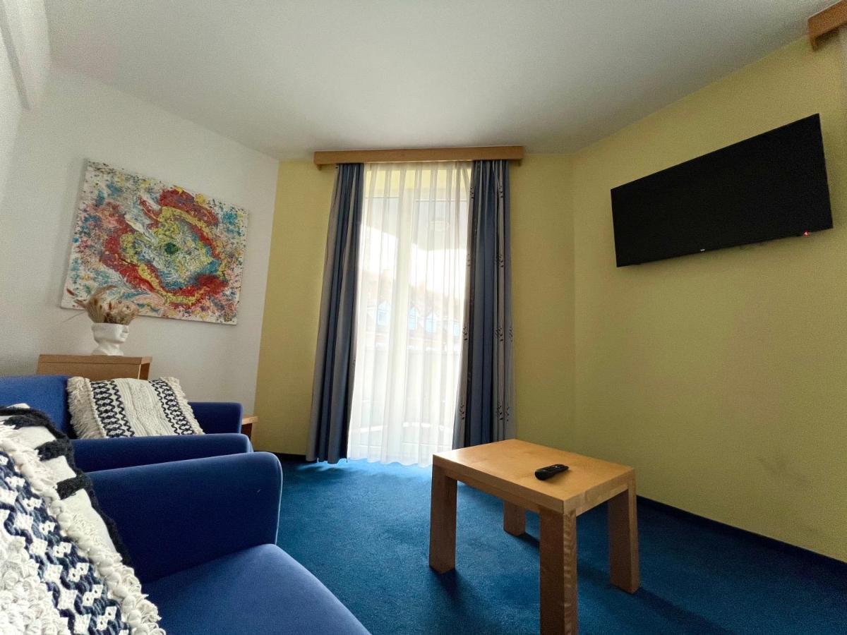 Hotel Jeruzalem Лютомер Екстер'єр фото