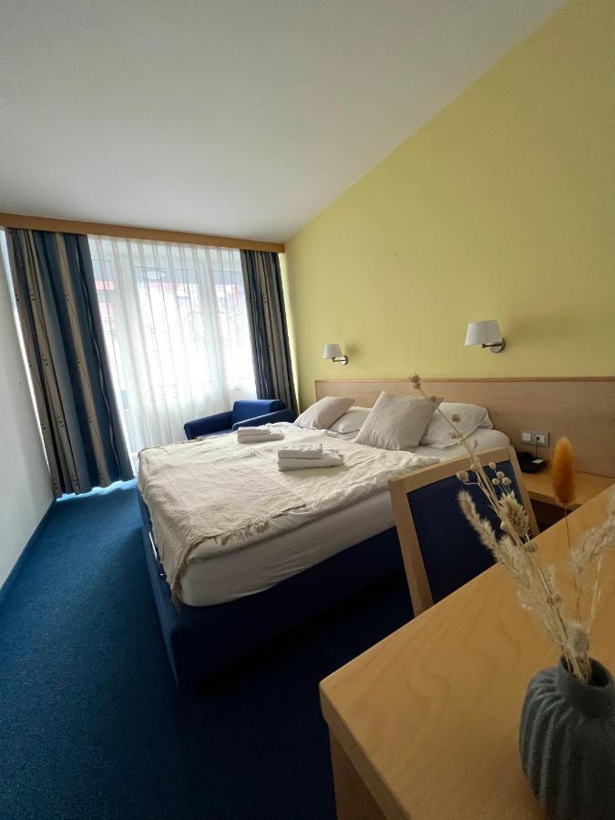 Hotel Jeruzalem Лютомер Екстер'єр фото