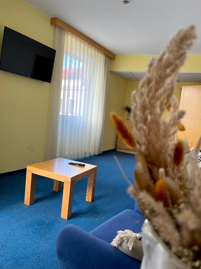 Hotel Jeruzalem Лютомер Екстер'єр фото