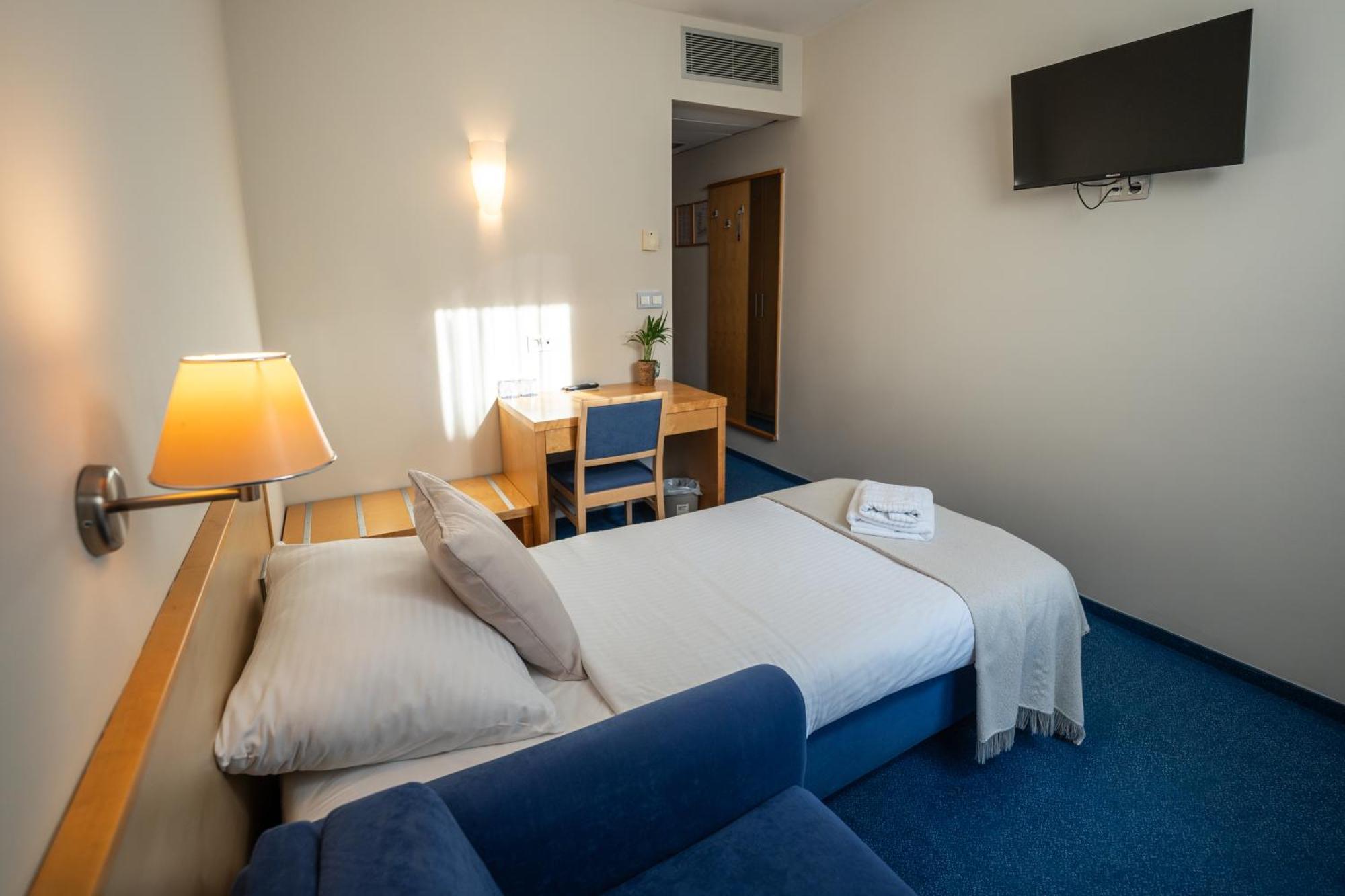Hotel Jeruzalem Лютомер Екстер'єр фото