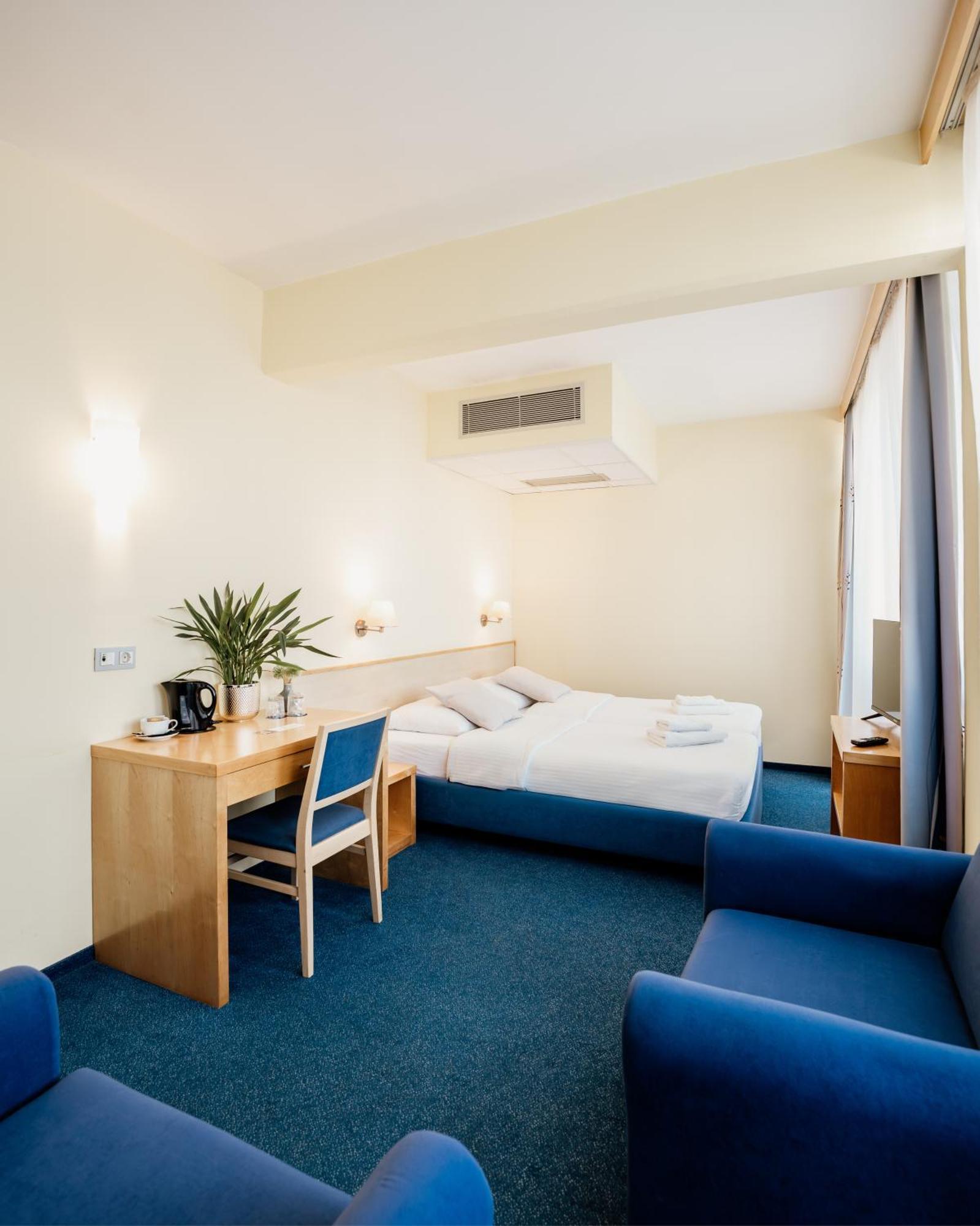 Hotel Jeruzalem Лютомер Екстер'єр фото